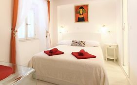 Angelus Rooms